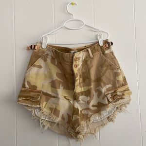 Free People Light Camo High Rise Shorts size 6